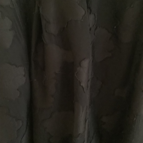 Black a-line skirt with black appliqué and tie front Karl lagerfield. Large - Picture 3 of 4